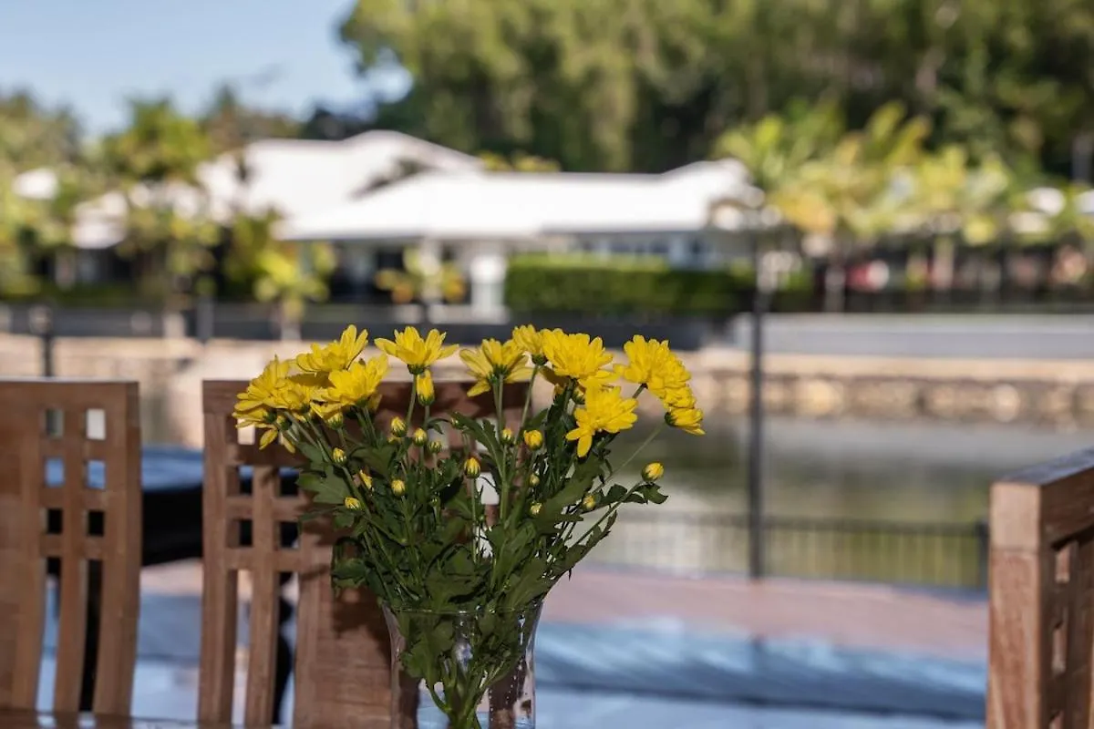 Holiday home Lake House, Stroll To Beach & Cafes- Pets Welcome Trinity Beach