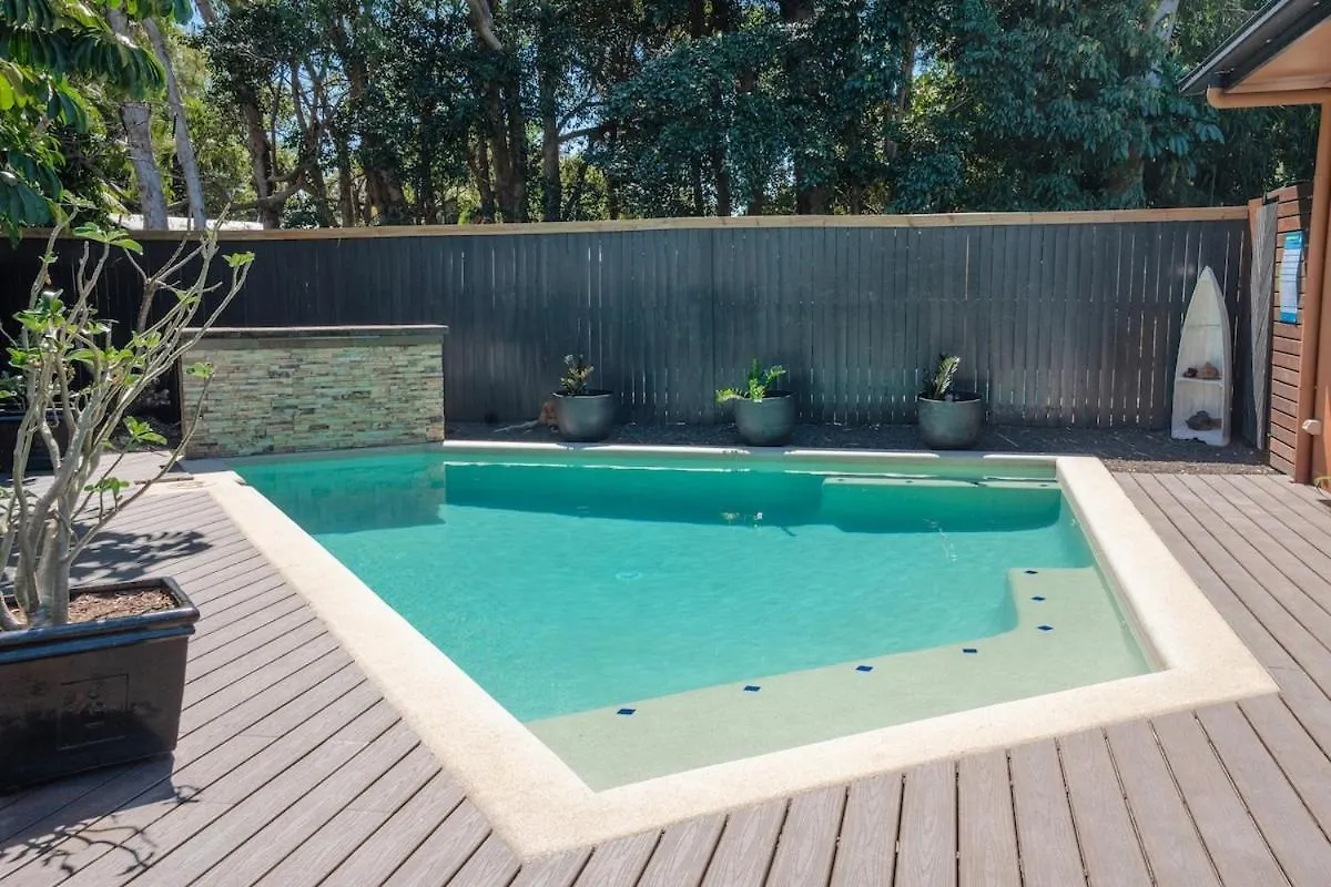 Holiday home Lake House, Stroll To Beach & Cafes- Pets Welcome Trinity Beach
