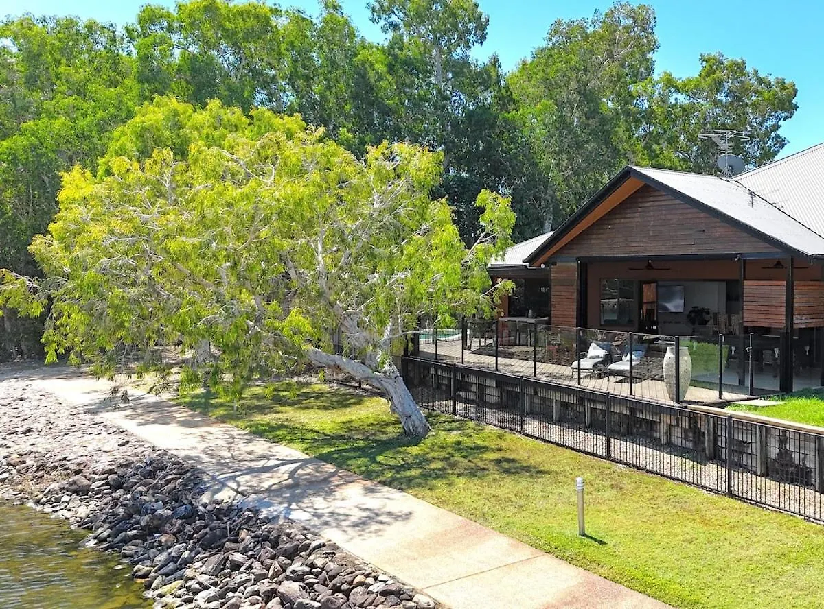 Lake House, Stroll To Beach & Cafes- Pets Welcome Trinity Beach Australia