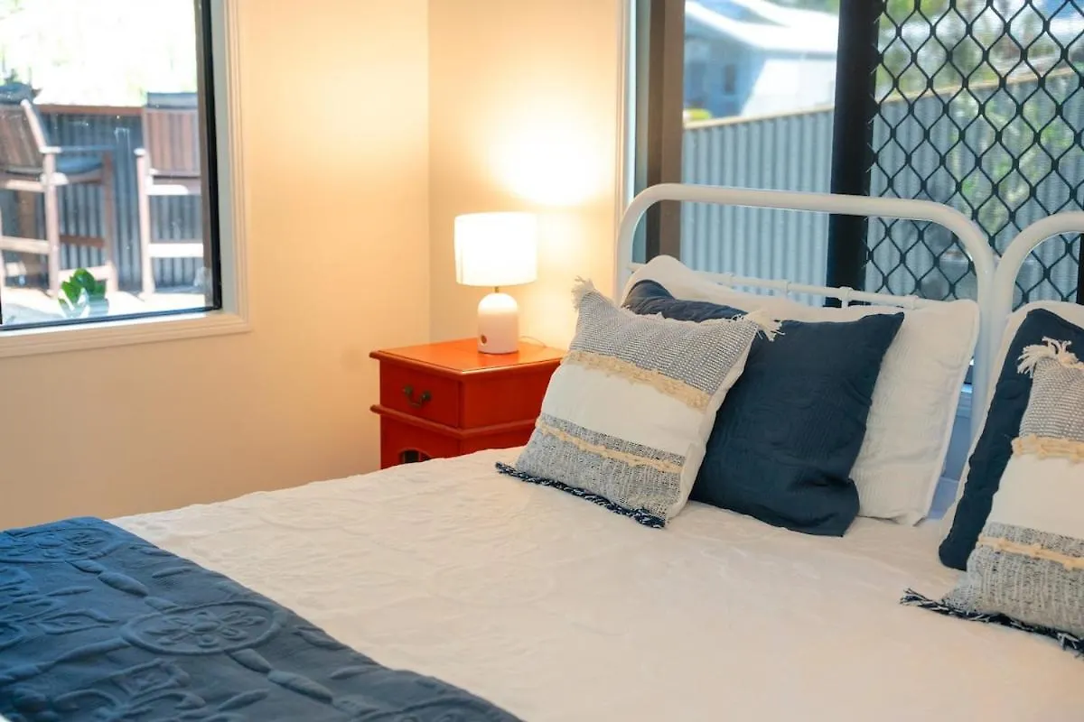 Holiday home Lake House, Stroll To Beach & Cafes- Pets Welcome Trinity Beach Australia