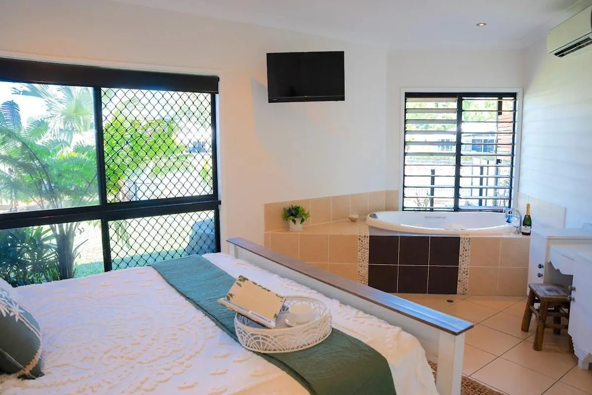 Lake House, Stroll To Beach & Cafes- Pets Welcome Trinity Beach 0*,