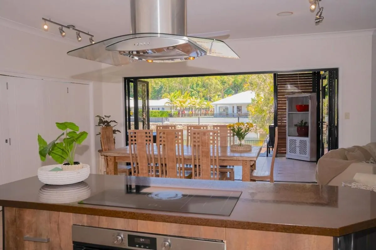 Lake House, Stroll To Beach & Cafes- Pets Welcome Trinity Beach Austrálie